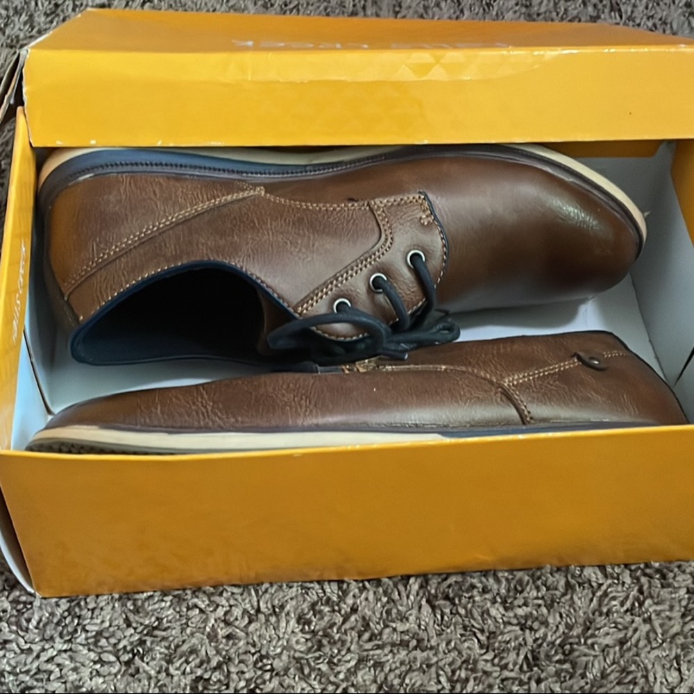 Dress shoes